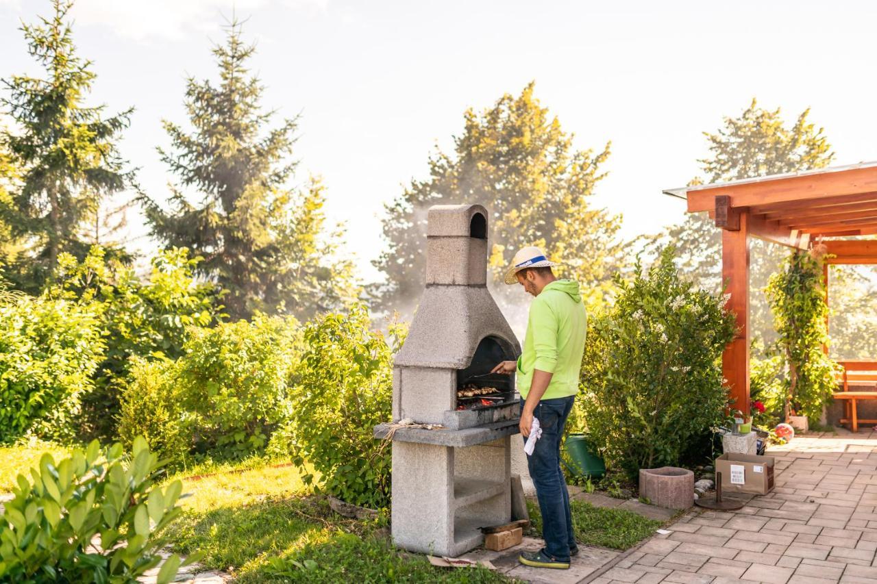 Holiday Home Razglednik Логатец Экстерьер фото
