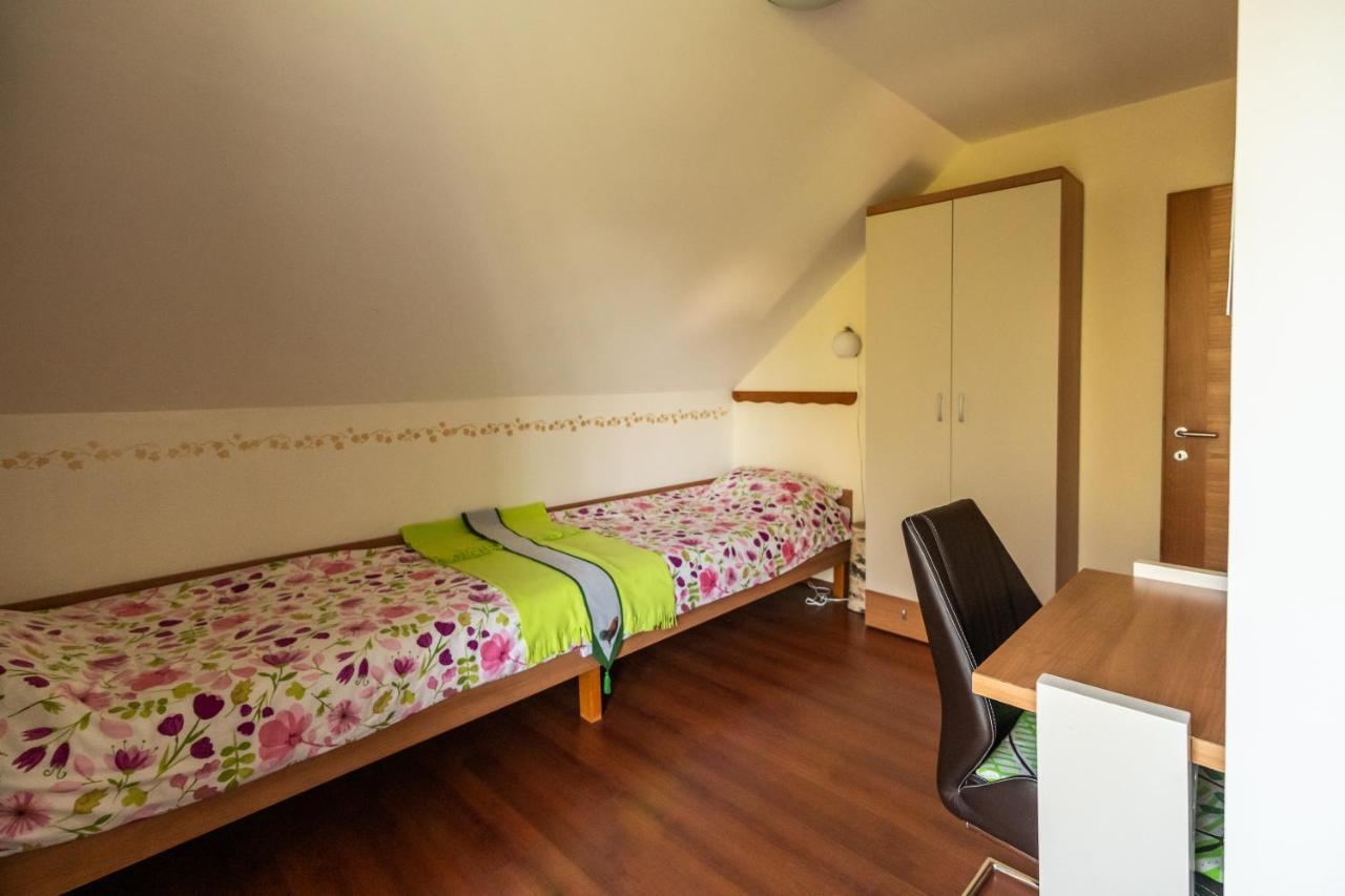 Holiday Home Razglednik Логатец Экстерьер фото