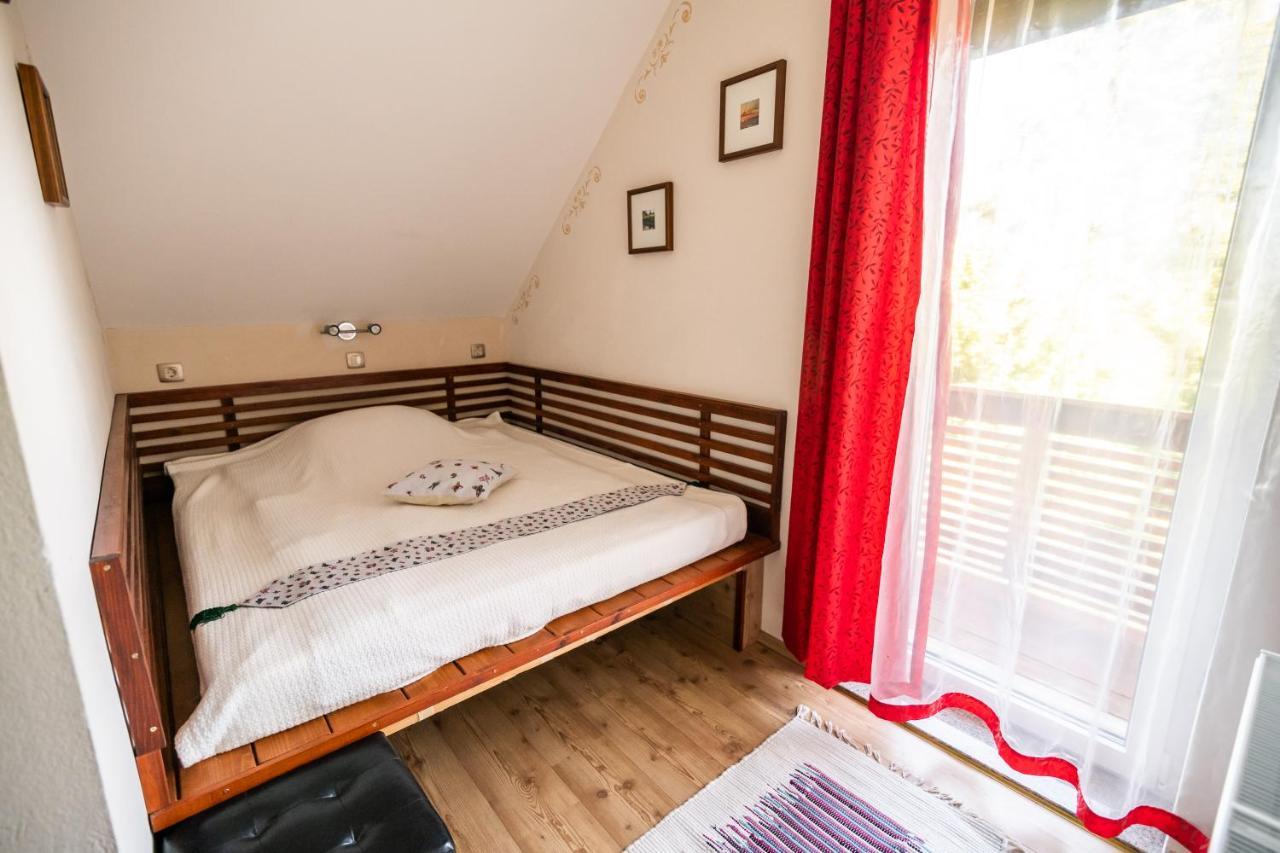 Holiday Home Razglednik Логатец Экстерьер фото